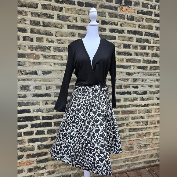 Diane Von Furstenberg Dresses & Skirts - DIANE von FURSTENBERG Black and White Long Sleeve Dress